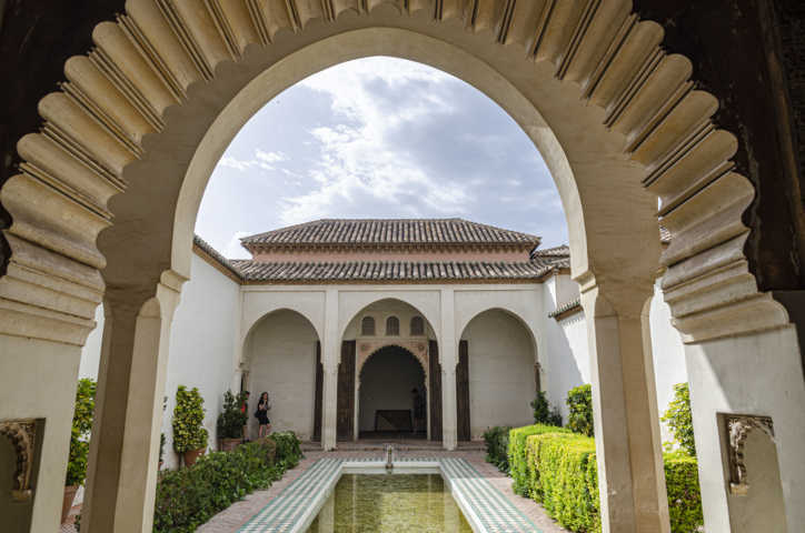 Málaga 112 - Alcazaba - palacio Nazari - patio de La Alberca.jpg